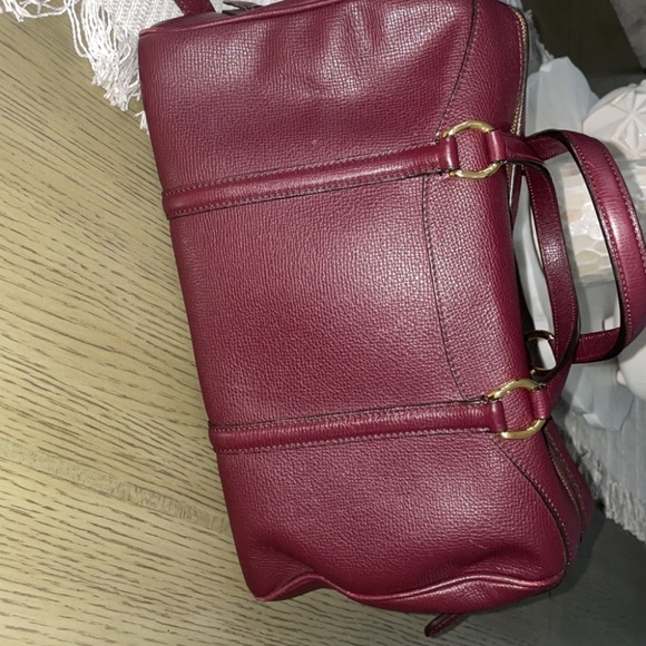 Plum Burberry strap bag. - Picture 2 of 7
